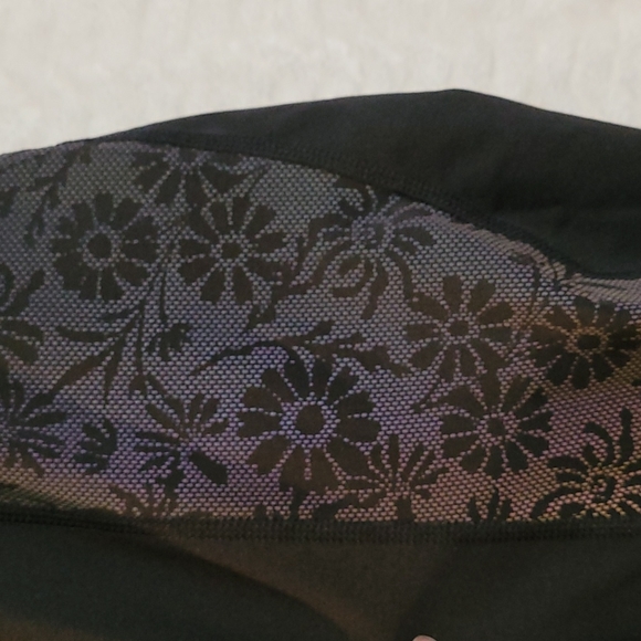 Avia Ladies Running pants with reflective sides. Size Large - Picture 3 of 5